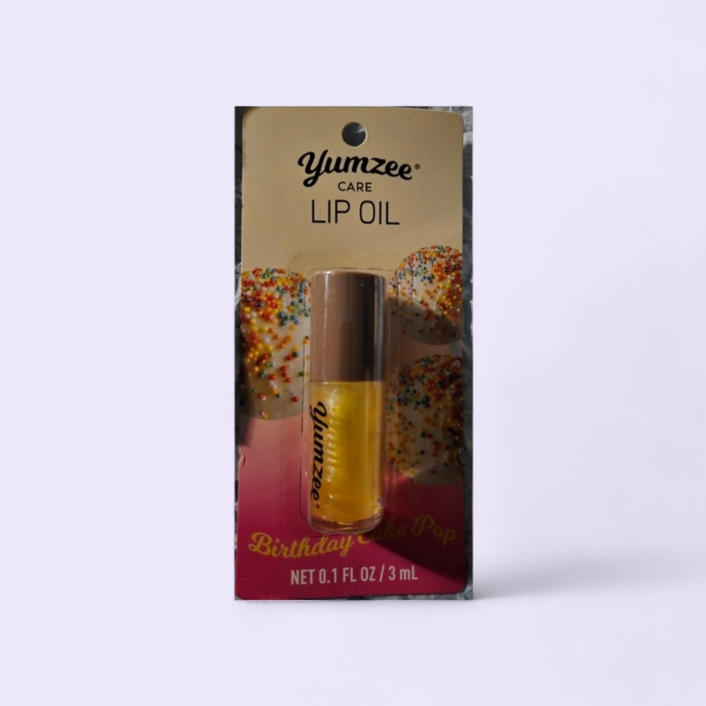 Yumzee Lip Oil in Birthday Cake Pop